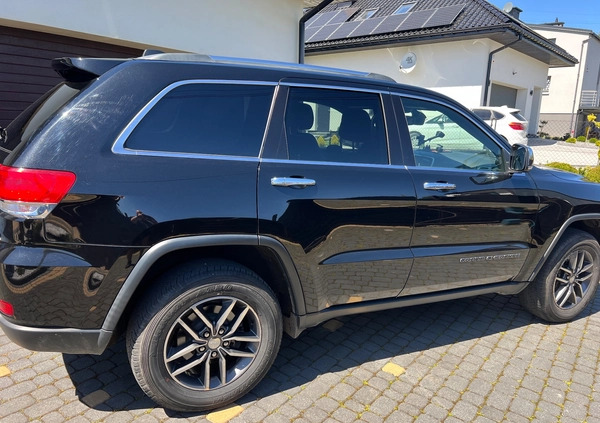 Jeep Grand Cherokee cena 109000 przebieg: 109000, rok produkcji 2018 z Gdynia małe 781